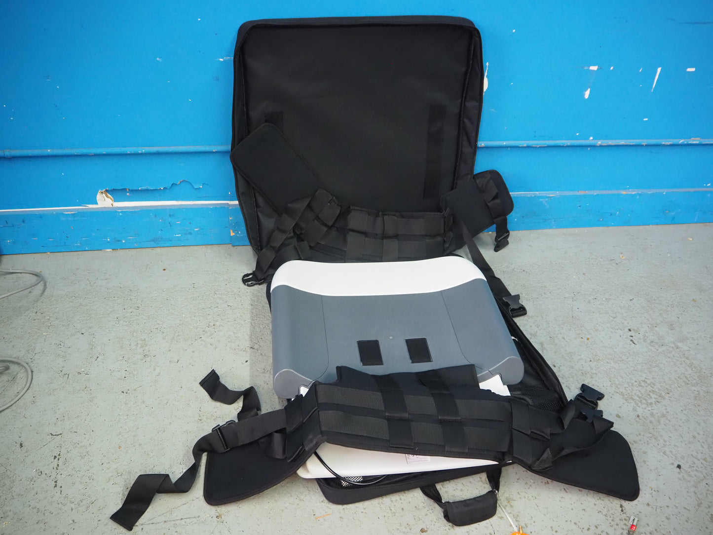 Saunders Lumbar Traction Spinal Decompression Device In Case with Hand Pump