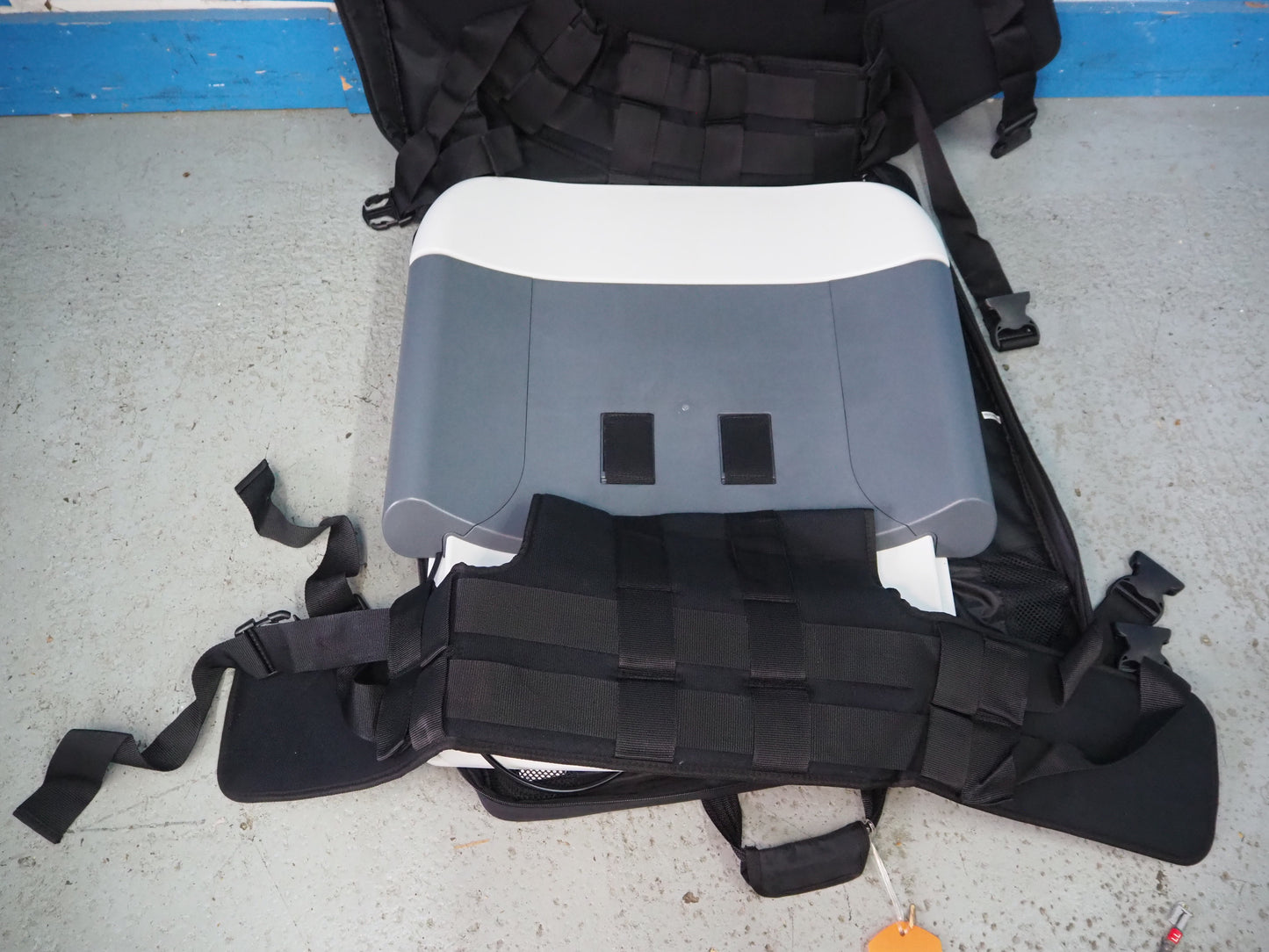 Saunders Lumbar Traction Spinal Decompression Device In Case with Hand Pump