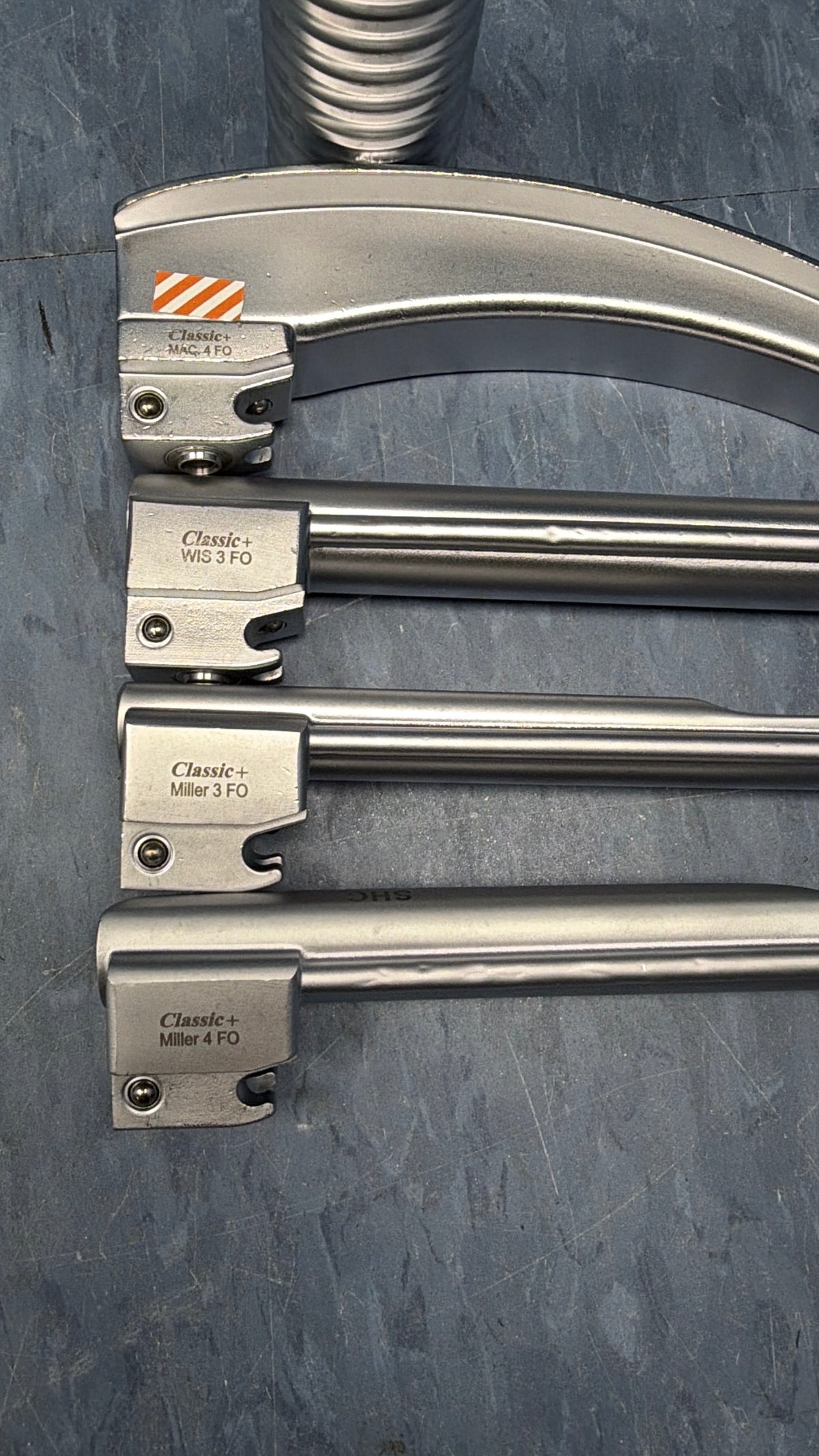 Heine EasyClean LED Laryngoscope Handle with 4 Blades - Ref. F-008.22.822