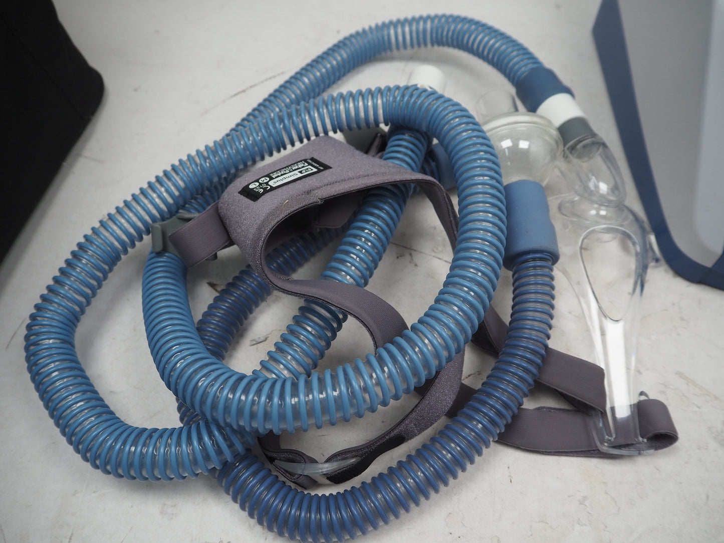 FISHER & PAYKEL AIRVO 2 Humidified High Flow Nasal Therapy System HFNC