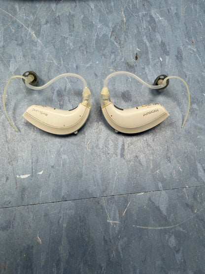 Pair of Resound 202-SMA-SMA024 Hearing Aids with Case