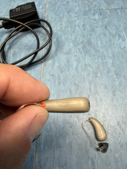 TruHearing TH Premium 7 RIC UT Rechargeable Hearing Aid with Charging Base
