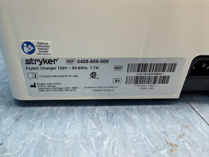 4x Stryker Flyte 0408-645-000 Surgical Helmets, Charger, 12 Batteries & 2x Headlights