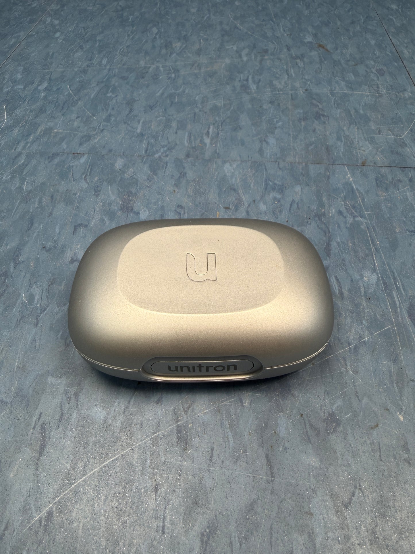 Unitron T Insera Hearing Aid With Case and Extras
