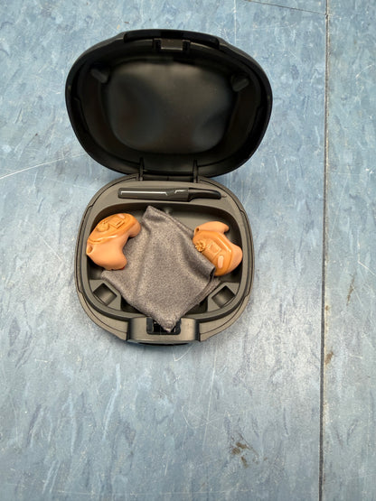 Starkey Hearing Aid With Case