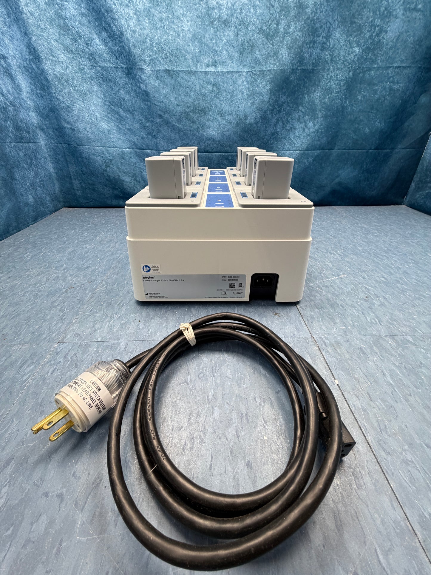 Stryker Flyte 0408-655-000 Charger with 8x Batteries
