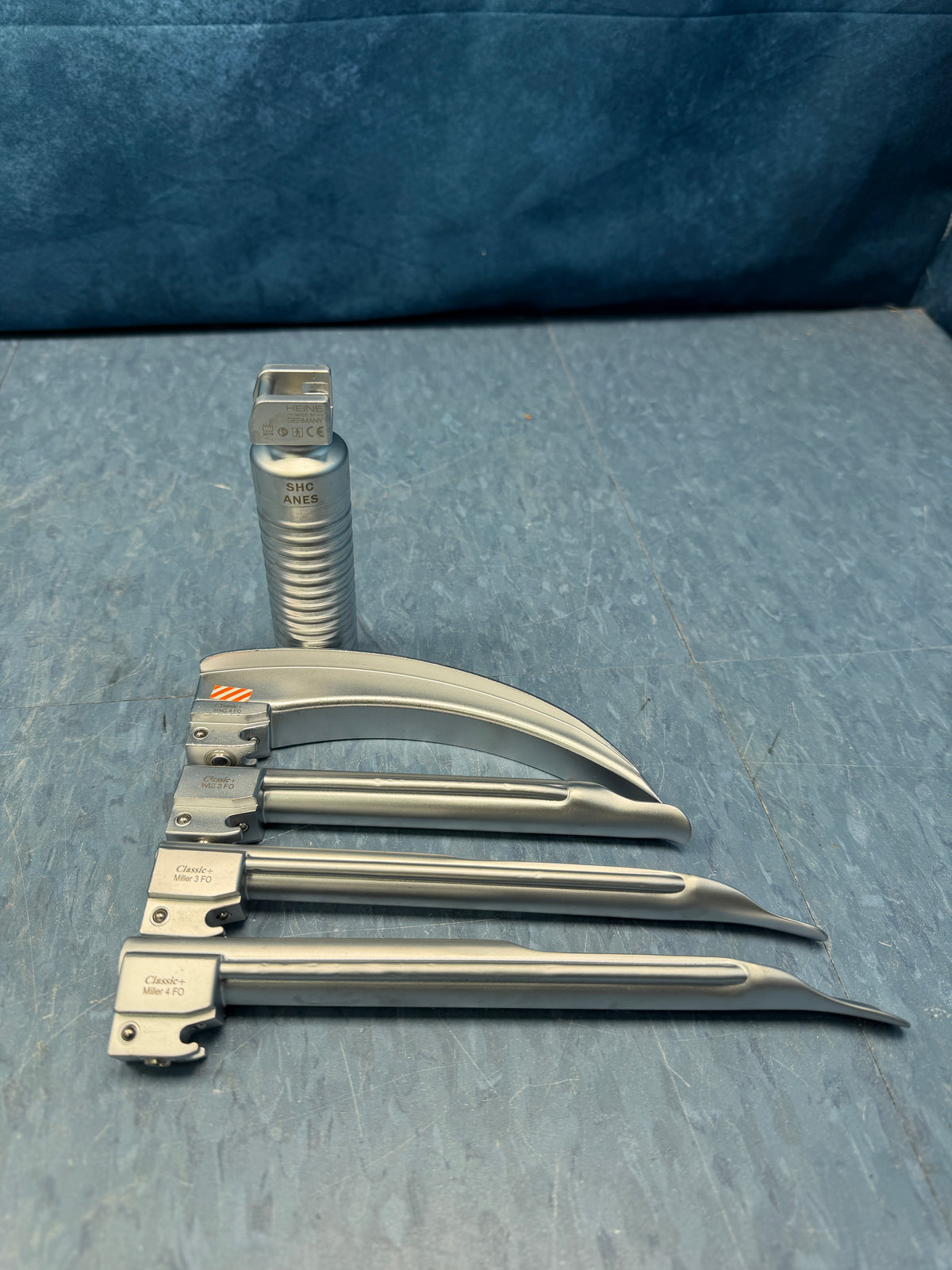 Heine EasyClean LED Laryngoscope Handle with 4 Blades - Ref. F-008.22.822