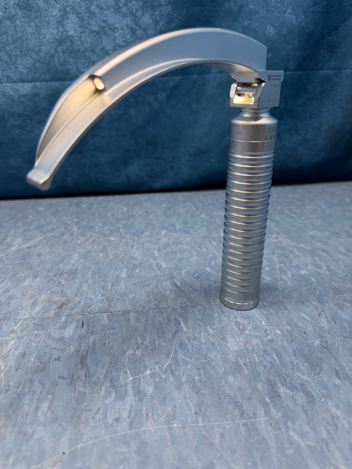 Heine EasyClean LED Laryngoscope Handle with 2 Blades  Mac 4 Classic + Blade- Ref. F-008.22.822 -