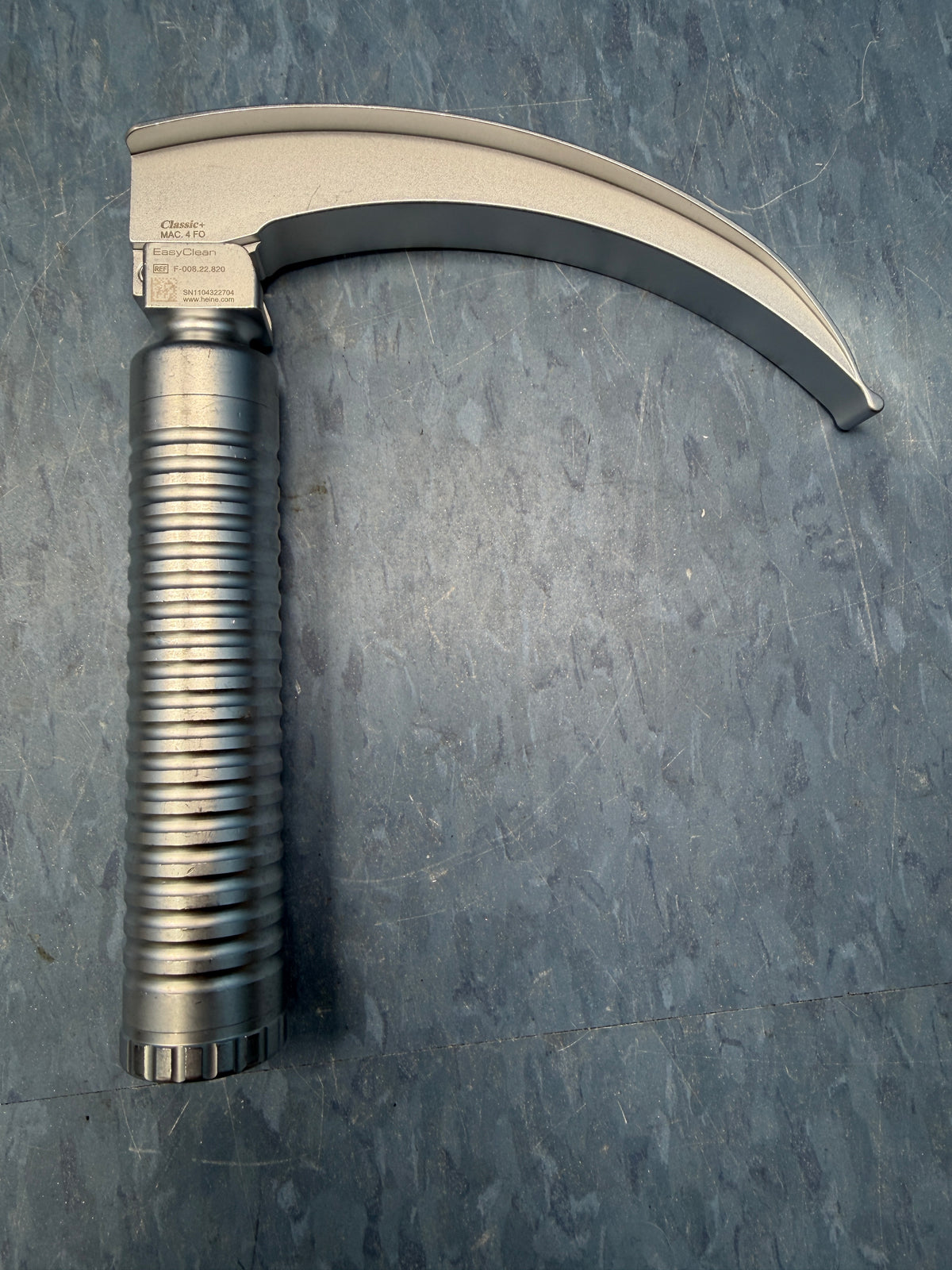 Heine EasyClean LED Laryngoscope Handle with 2 Blades  Mac 4 Classic + Blade- Ref. F-008.22.822 -