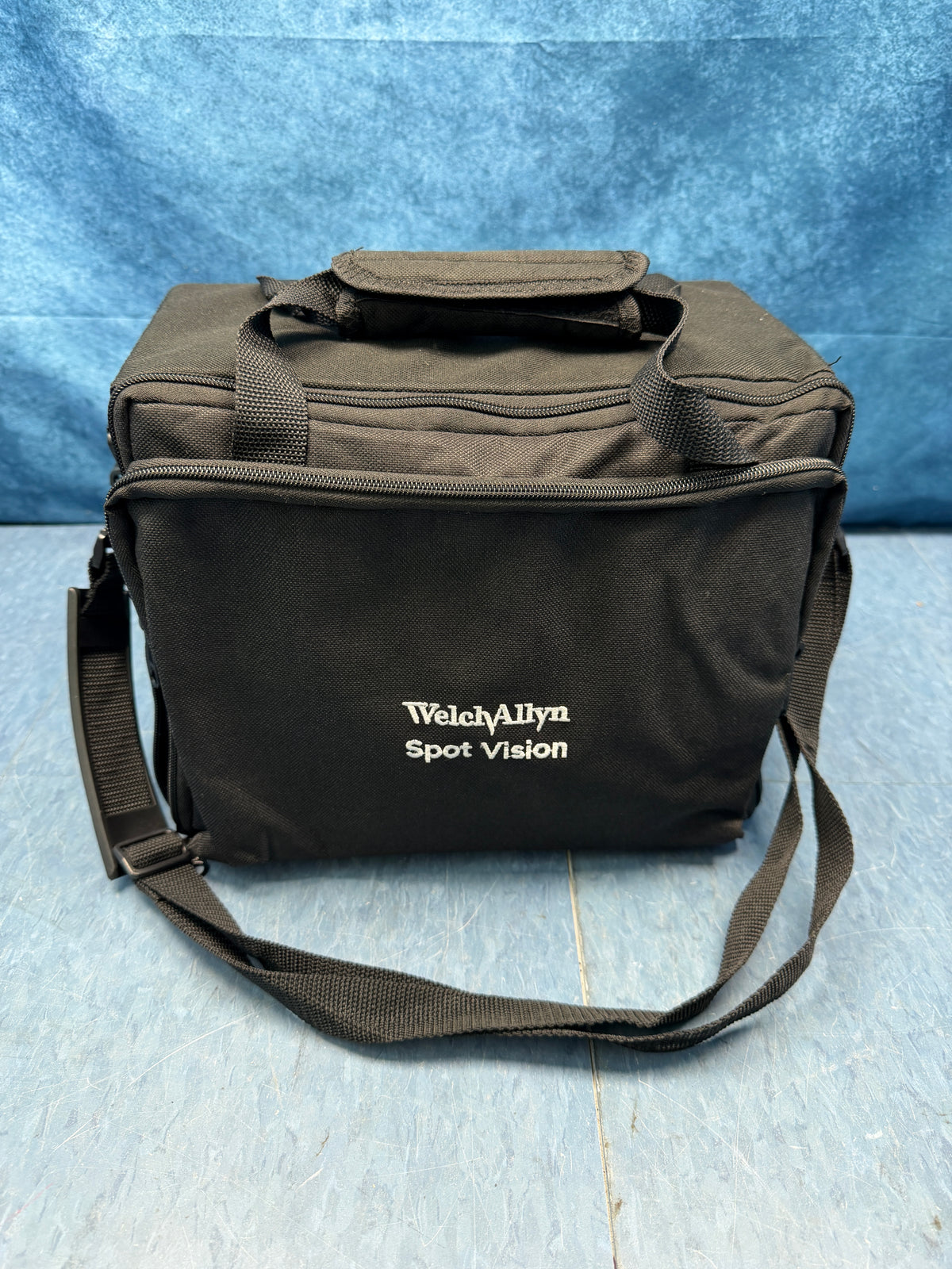 Welch Allyn VS100 Spot Vision Screener with AC Power Adapter, Good Battery, Case and 90 Day Warranty