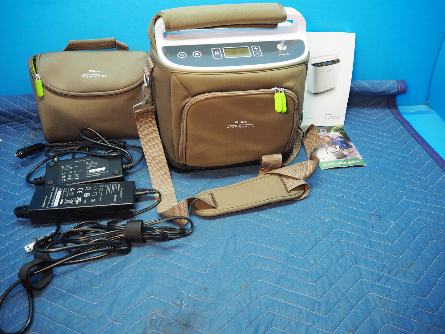 Philips Respironics Simplygo Portable Oxygen Concentrator with Bag and Two Chargers