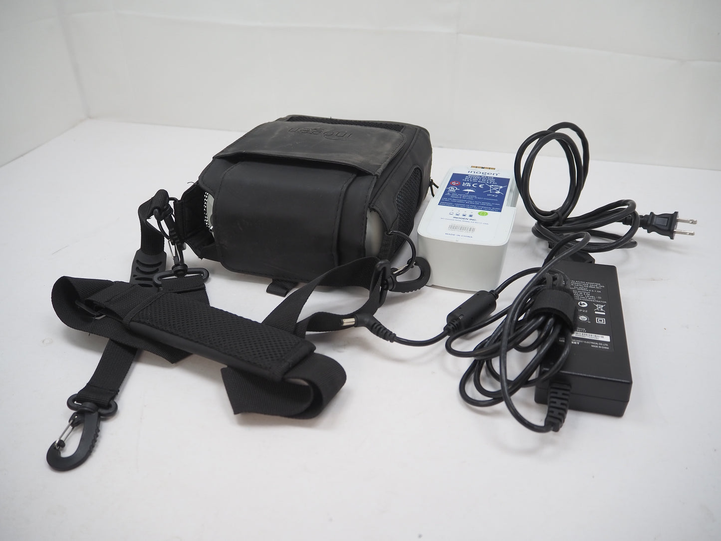 Inogen One G5 Portable Oxygen Concentrator with 2x Batteries, Bag and Charger - Model IO-500