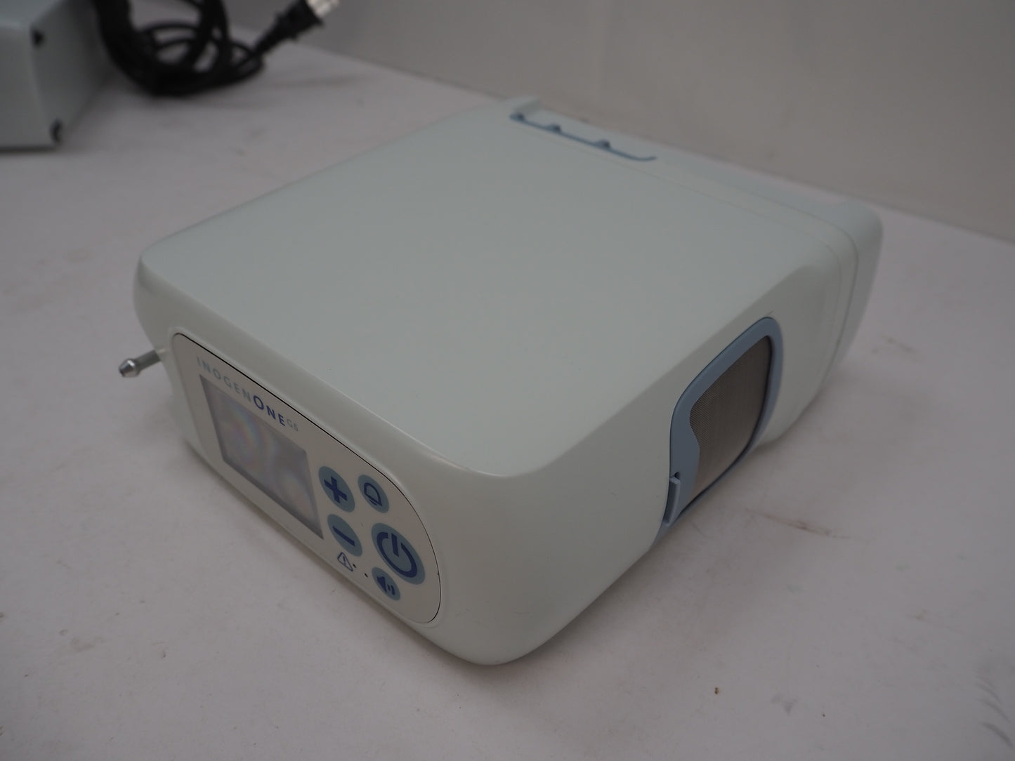 Inogen One G5 Portable Oxygen Concentrator with 2x Batteries, Bag and Charger - Model IO-500