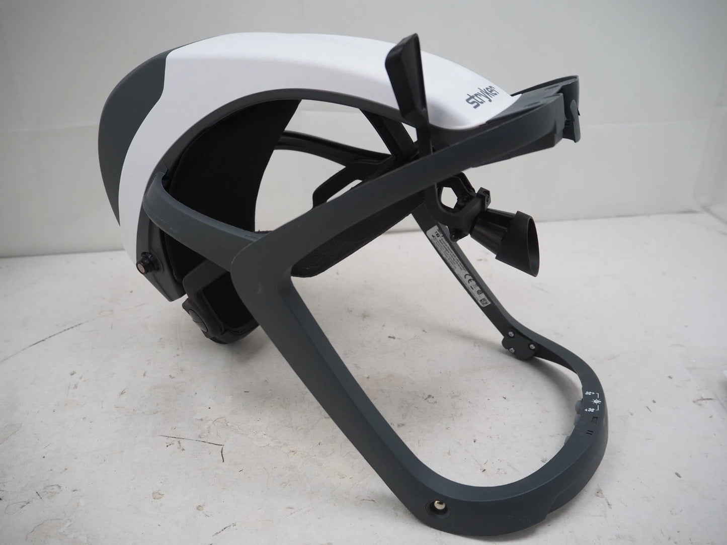 Stryker 0416-610-000 T7 Surgical Helmet 0408-655-000 Charger 8 Batteries & Power Cord