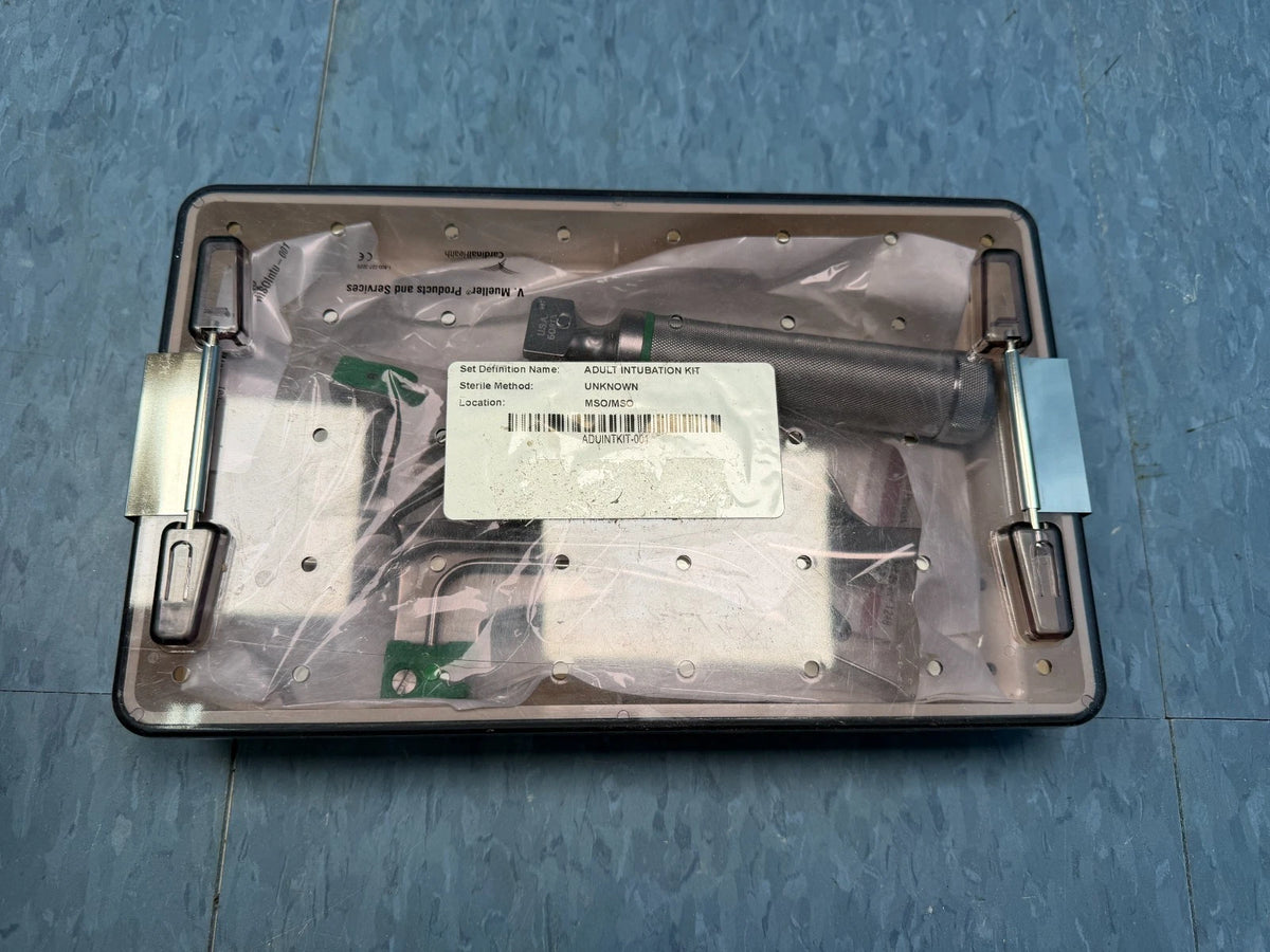 Welch Allyn Ref. 60813 Laryngoscope Handle with 4x Mac & Mil Blades & Case