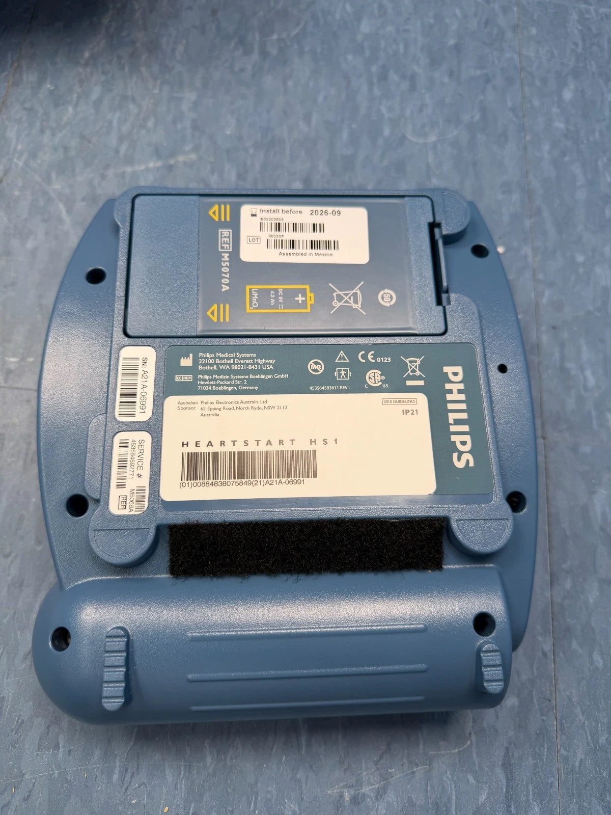 Philips HeartStart HS1 AED Defibrillator with Soft Case & Battery - M5066A