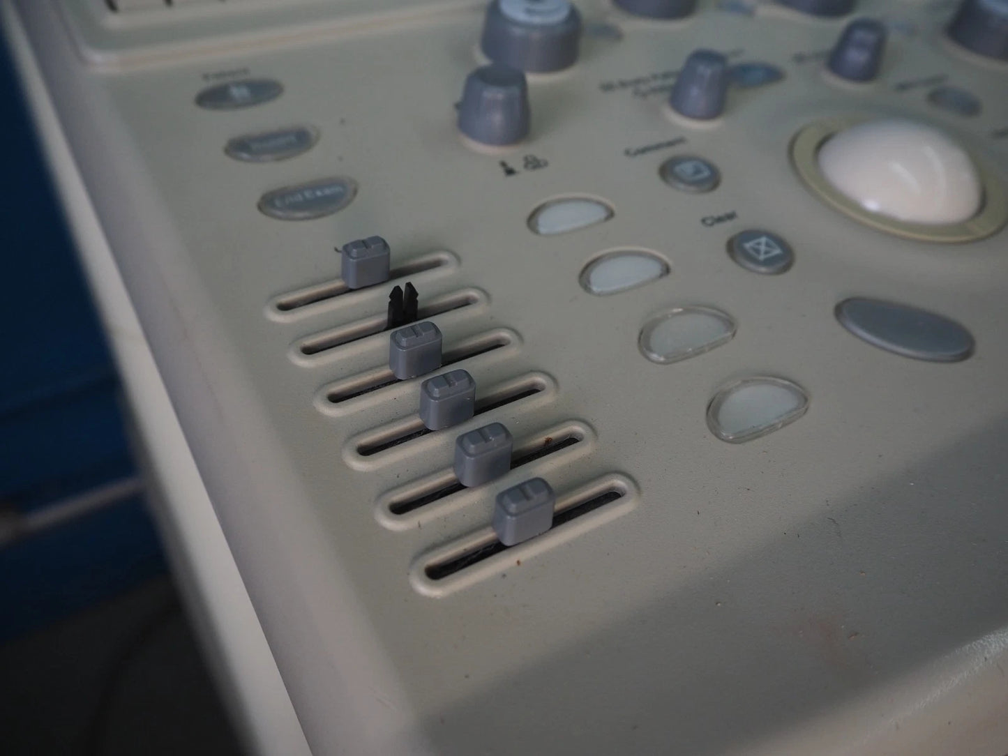 GE LOGIQ 3 Ultrasound System with 2 Transducers E8C and 10Lb