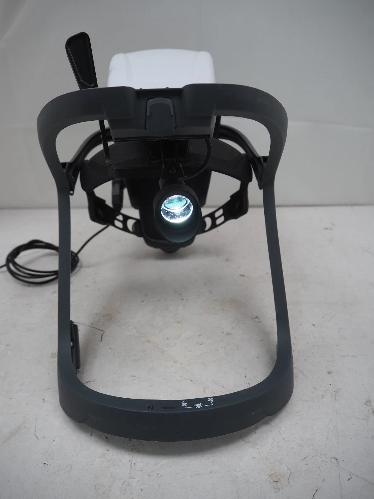 Stryker 0416-610-000 T7 Surgical Helmet 0408-655-000 Charger 8 Batteries & Power Cord