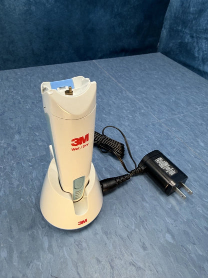 3M 9681 Surgical Clipper Shaver Drop-In Charger Stand & 10x 9680 Blades
