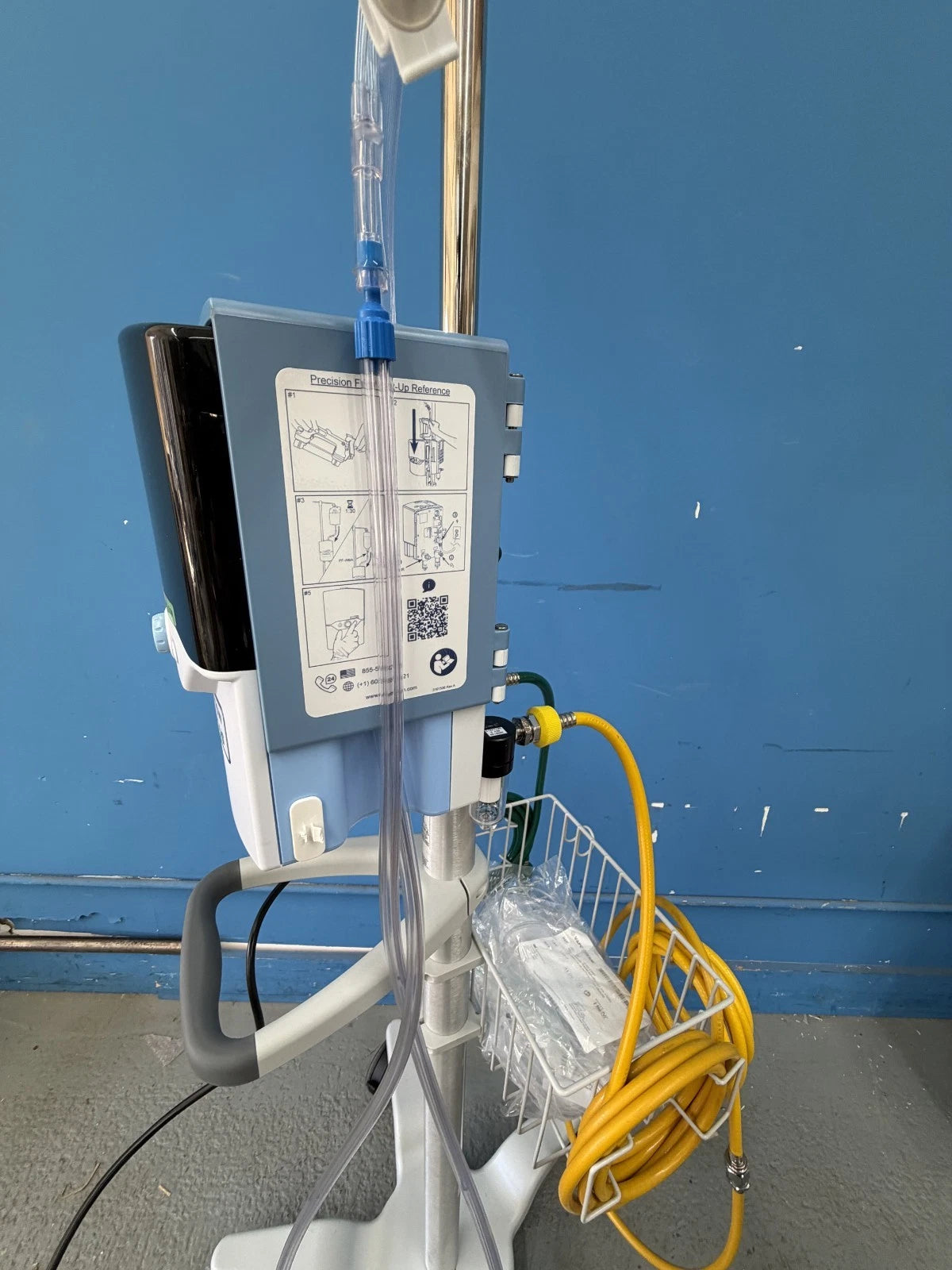 Vapotherm Precision Flow Plus High Velocity Therapy System with Hoses O2/AIR Pole Mount on Rolling Stand