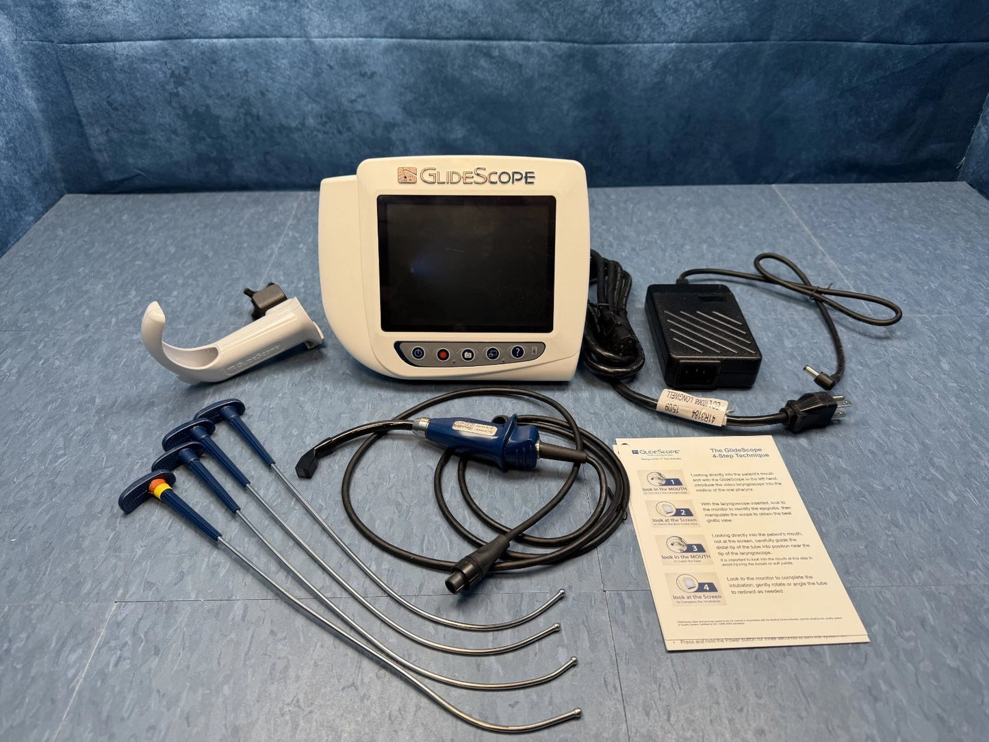 Verathon 0570-0338 GlideScope Video Monitor with 0570-0307 Baton & 20x LoPro S4